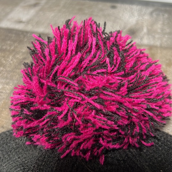 Made of Me Chic Geek Stocking Cap Black and Pink - Picture 4 of 5